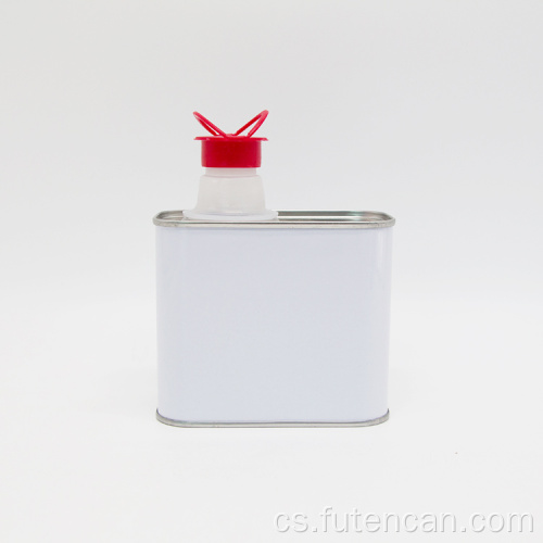 Plechovka na motorový olej o objemu 500 ml
